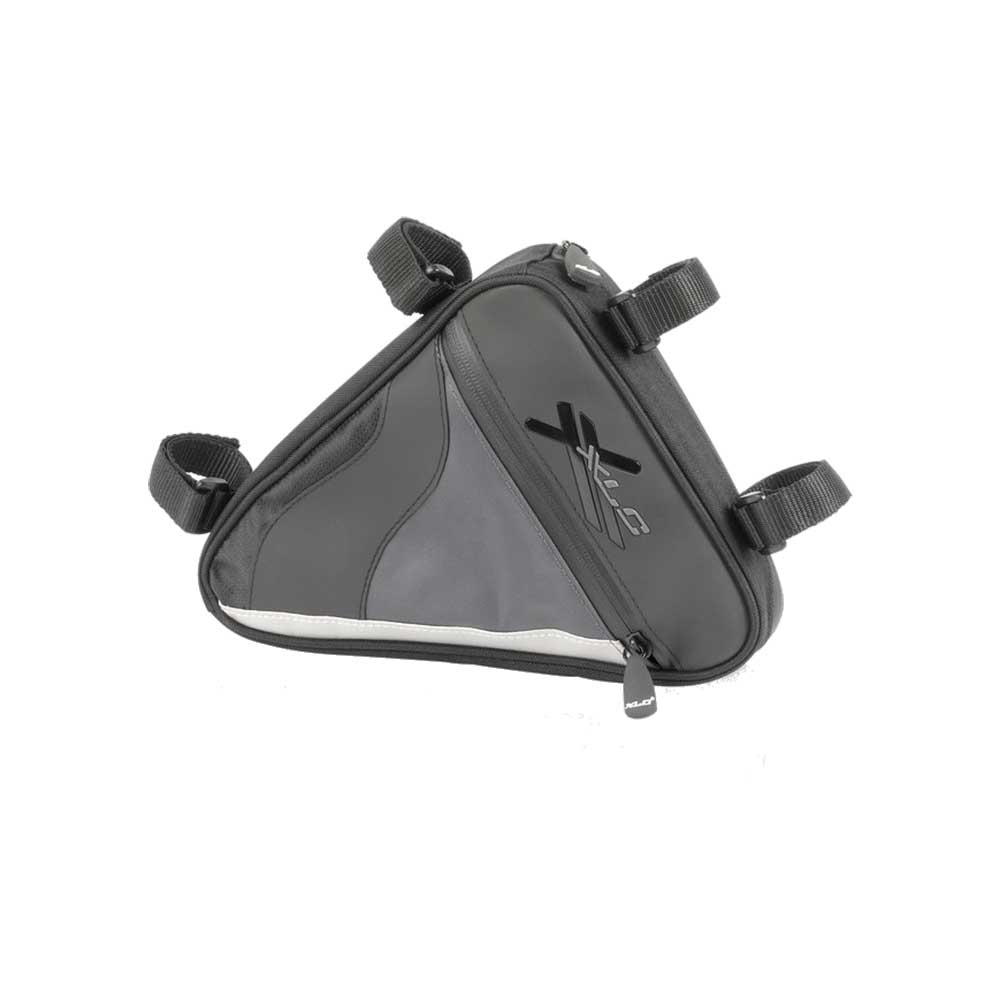 Bag to the frame XLC BA-S45 fastening through 4 velcro closures.